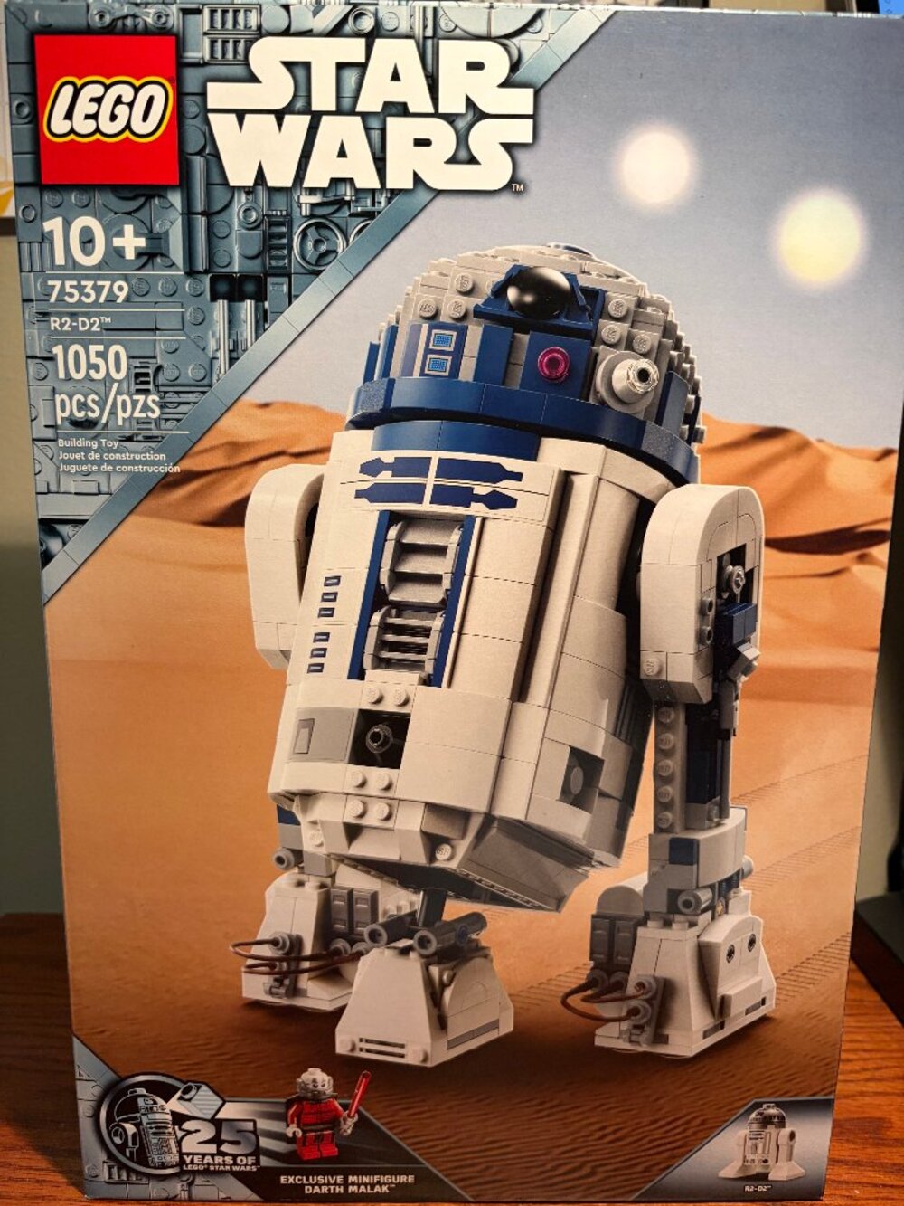 FREE SHIPPNG! NWT LEGO Star Wars R2-D2 #75379